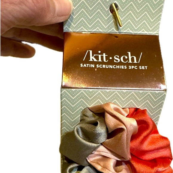 KITSCH HOLIDAY ORNAMENT 3 PC SATIN SCRUNCHES SET HAIR PONYTAIL PINK GREEN CORAL - Picture 2 of 9